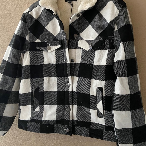 🆕Plaid Sherpa collar button down jacket - Picture 7 of 8
